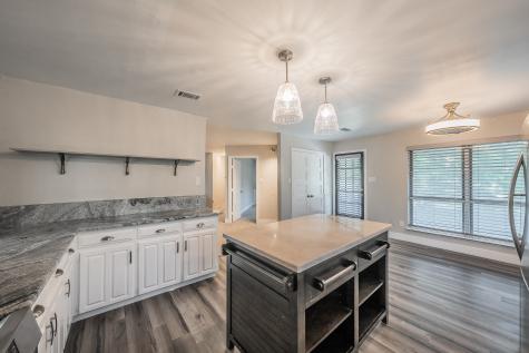 1724 Prestonwood Drive Arlington TX 76012