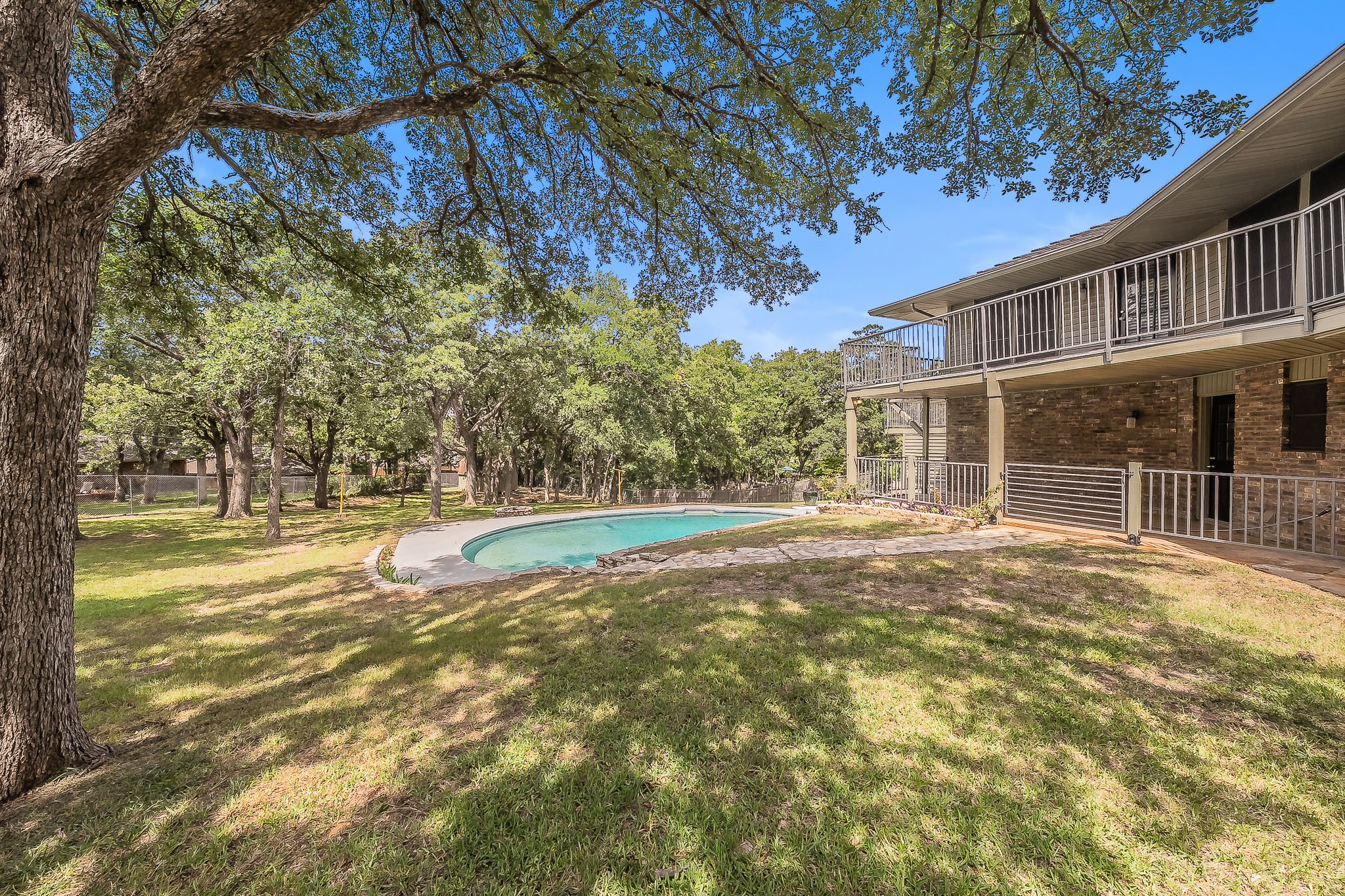 1724 Prestonwood Drive Arlington TX 76012
