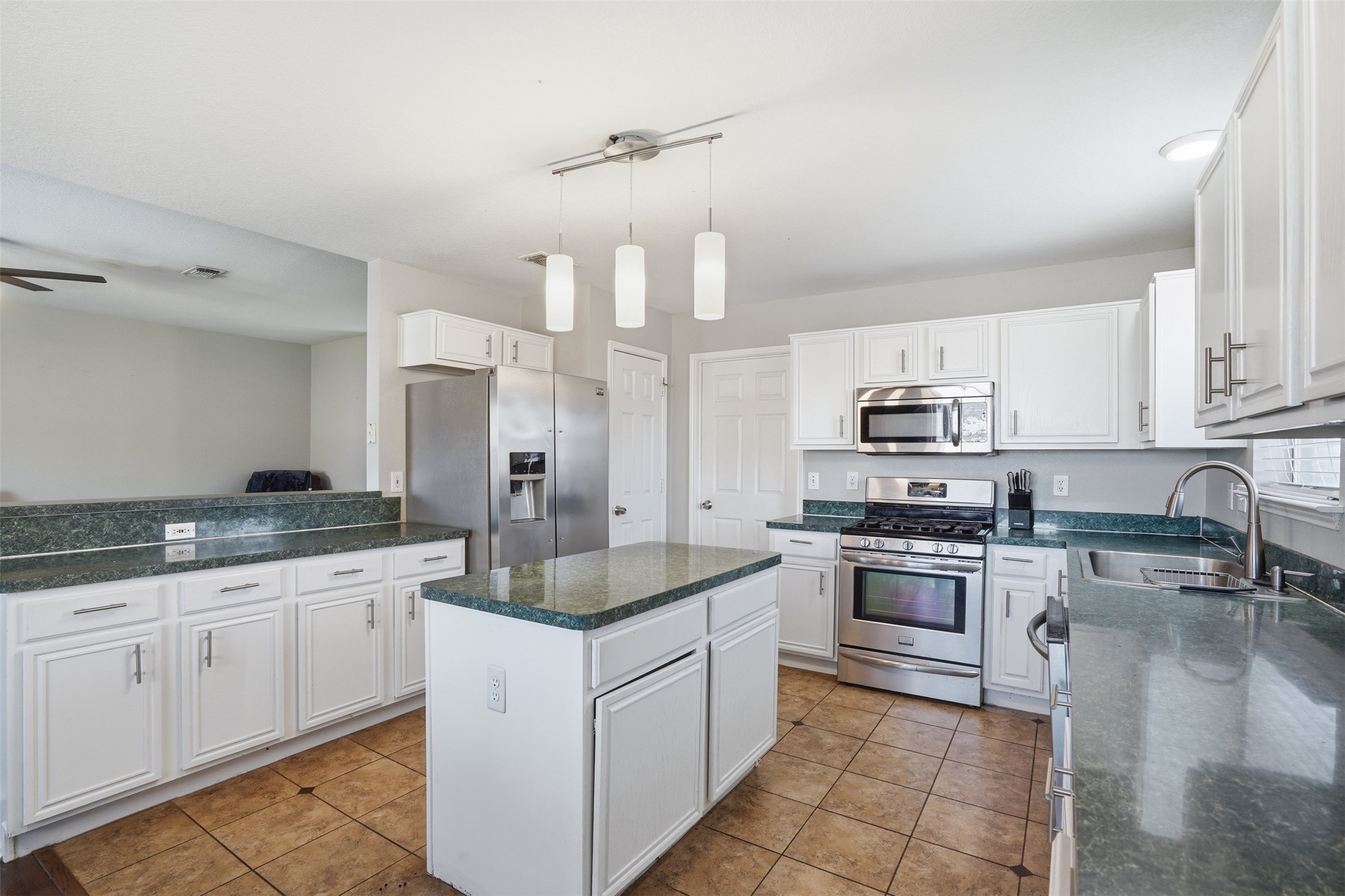 1026 Meadowbend Drive Cedar Hill TX 75104