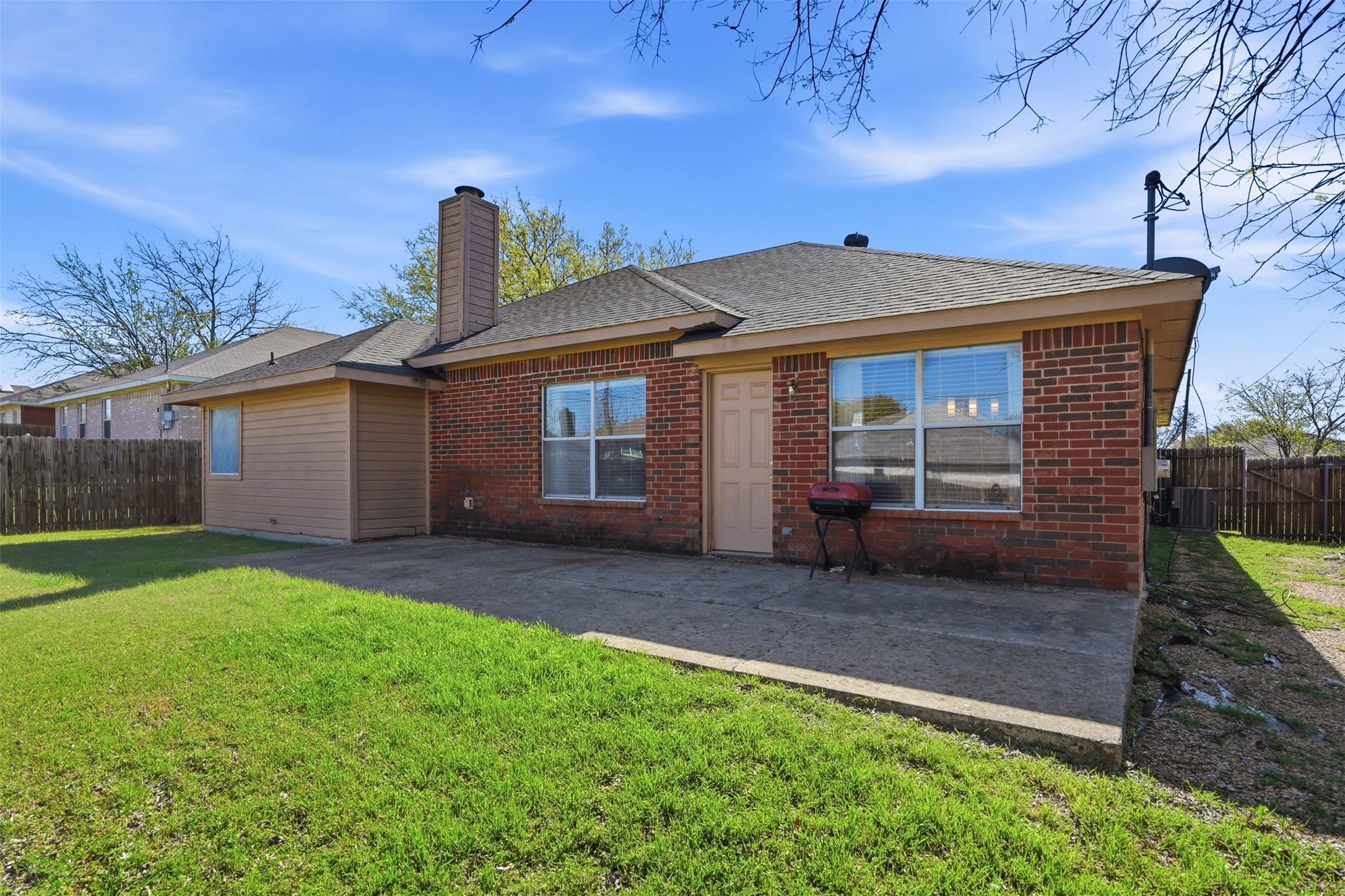 1026 Meadowbend Drive Cedar Hill TX 75104