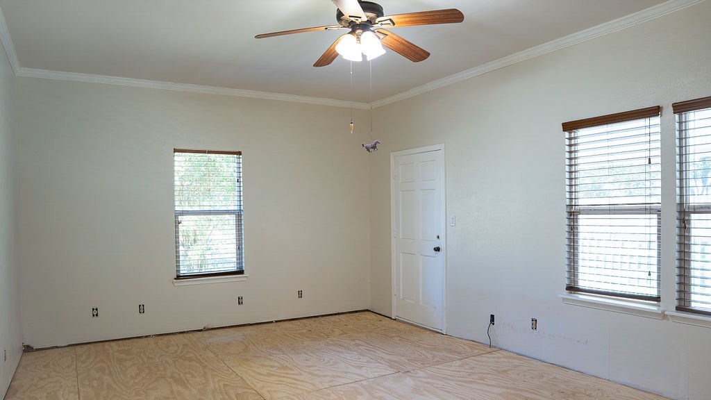 213 County Road 2320 Telephone TX 75488