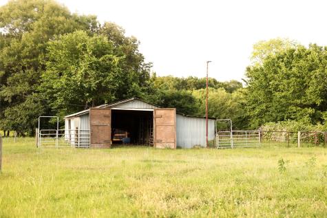 213 County Road 2320 Telephone TX 75488