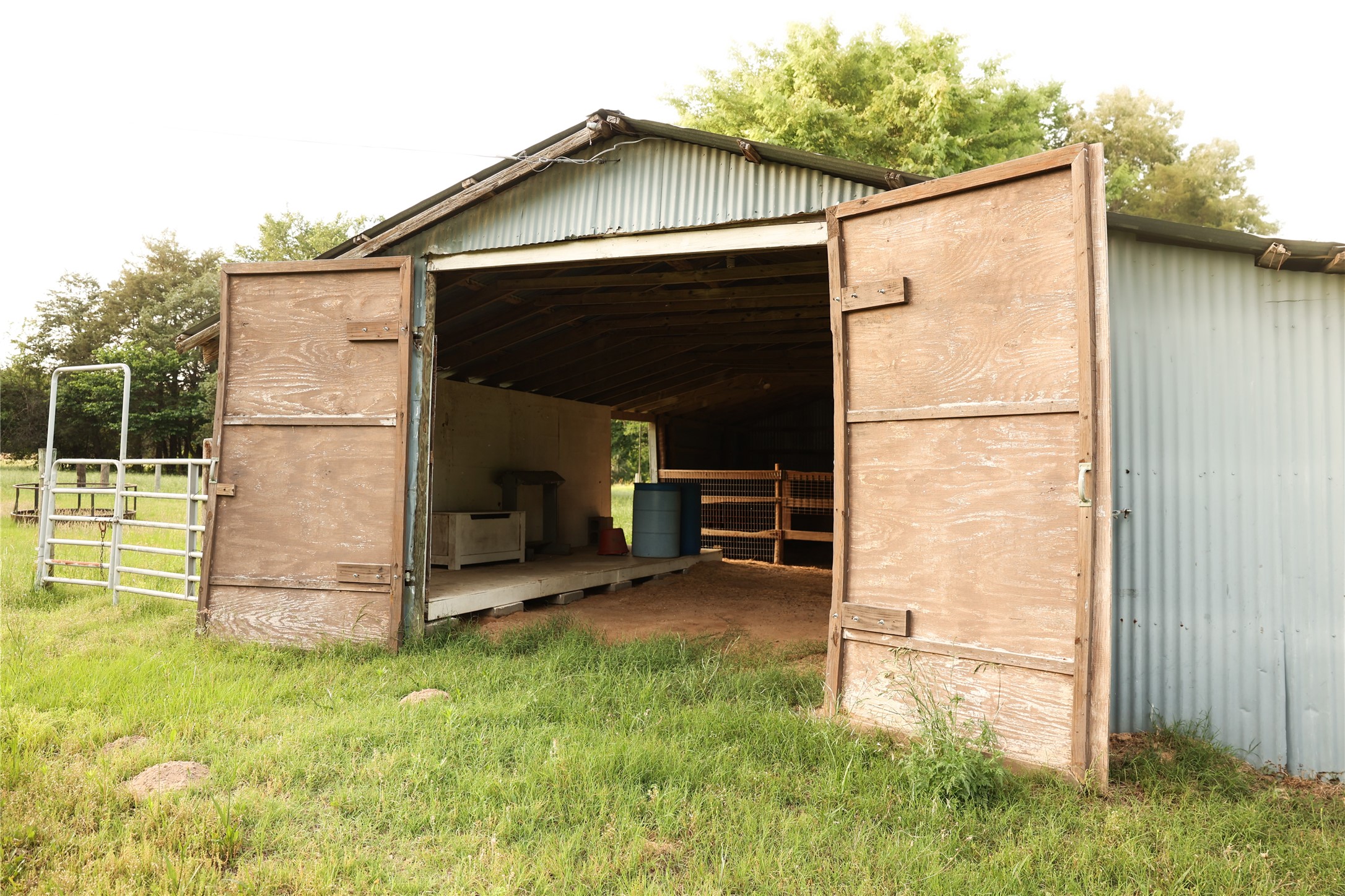 213 County Road 2320 Telephone TX 75488