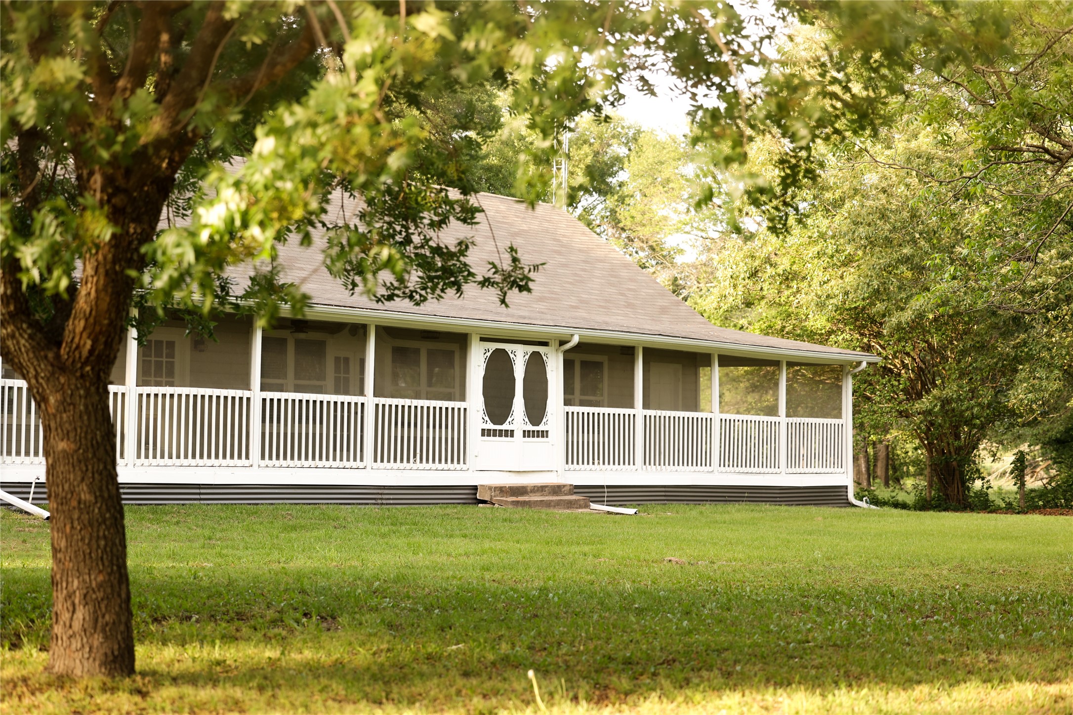 213 County Road 2320 Telephone TX 75488