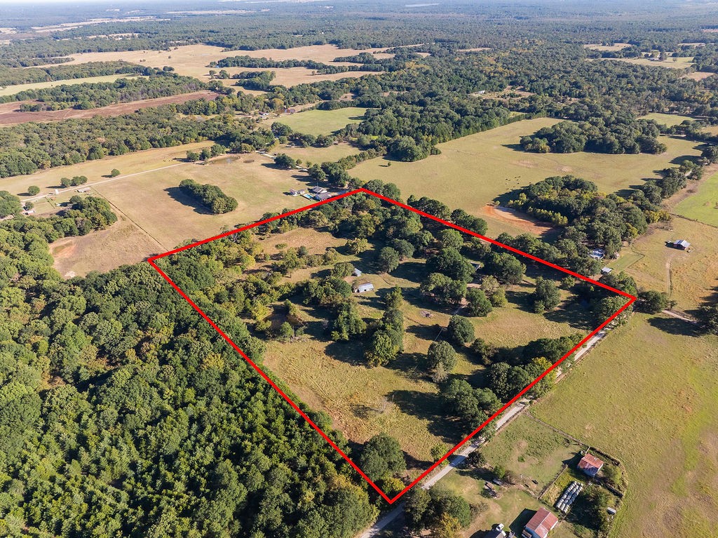 213 County Road 2320 Telephone TX 75488