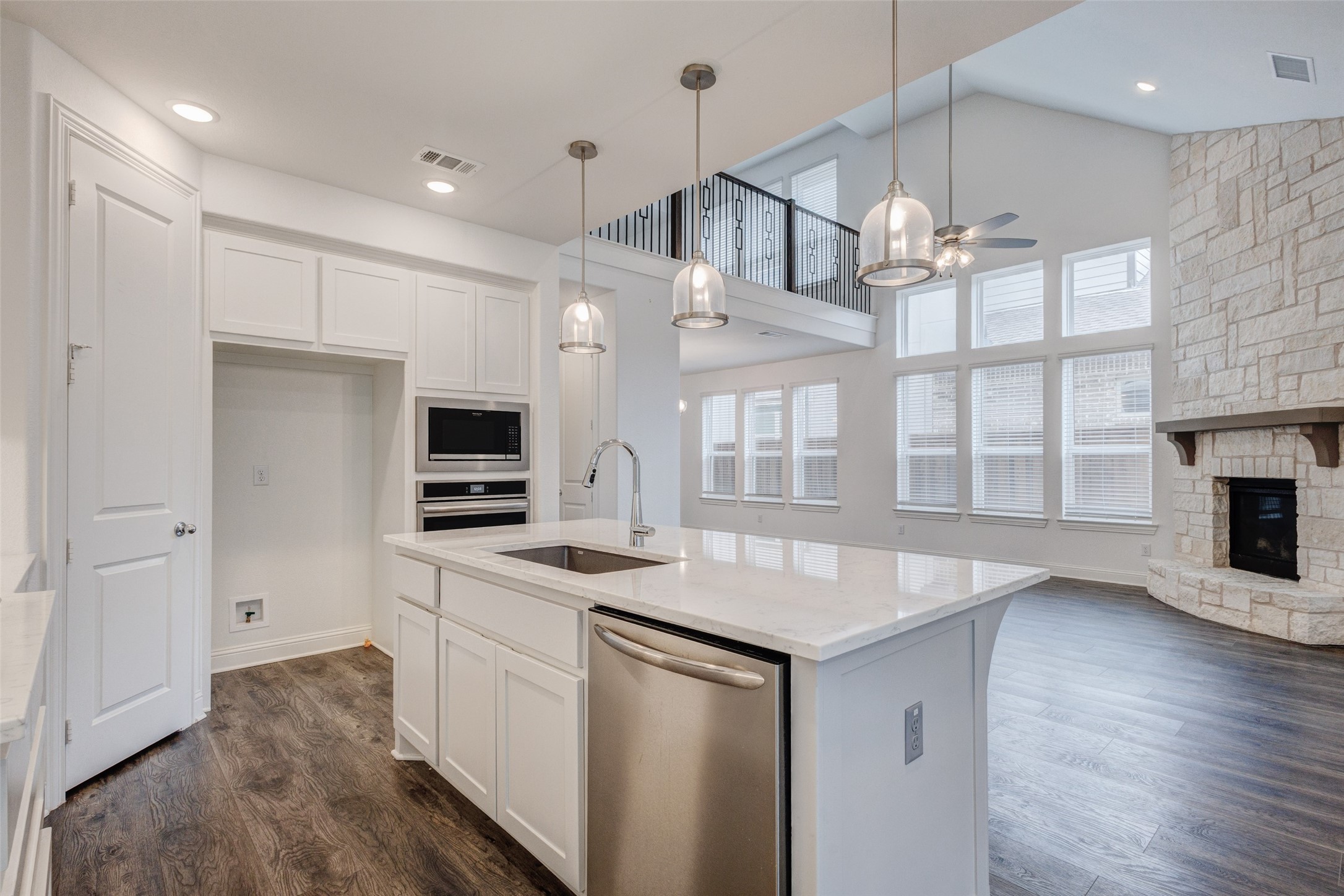 1435 Eden Valleywood Way Arlington TX 76005