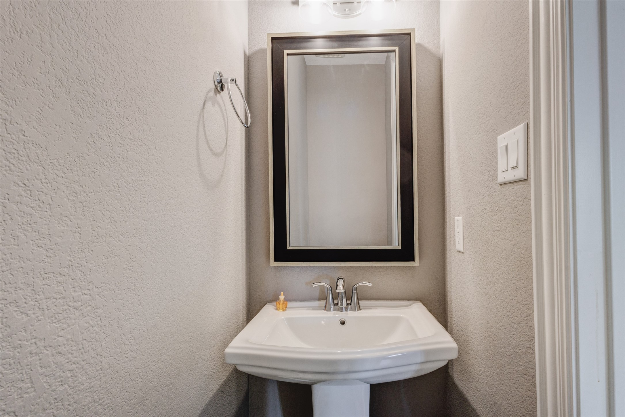 1435 Eden Valleywood Way Arlington TX 76005