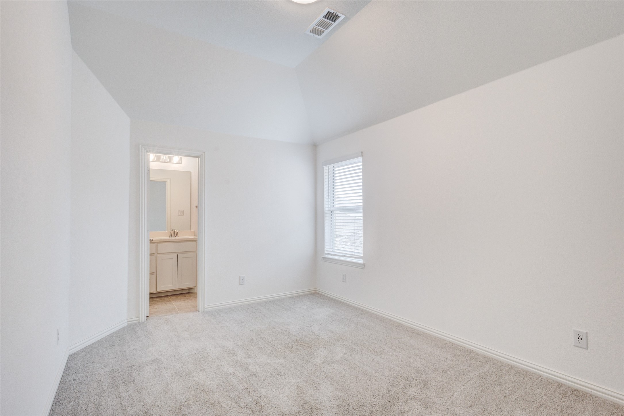 1435 Eden Valleywood Way Arlington TX 76005