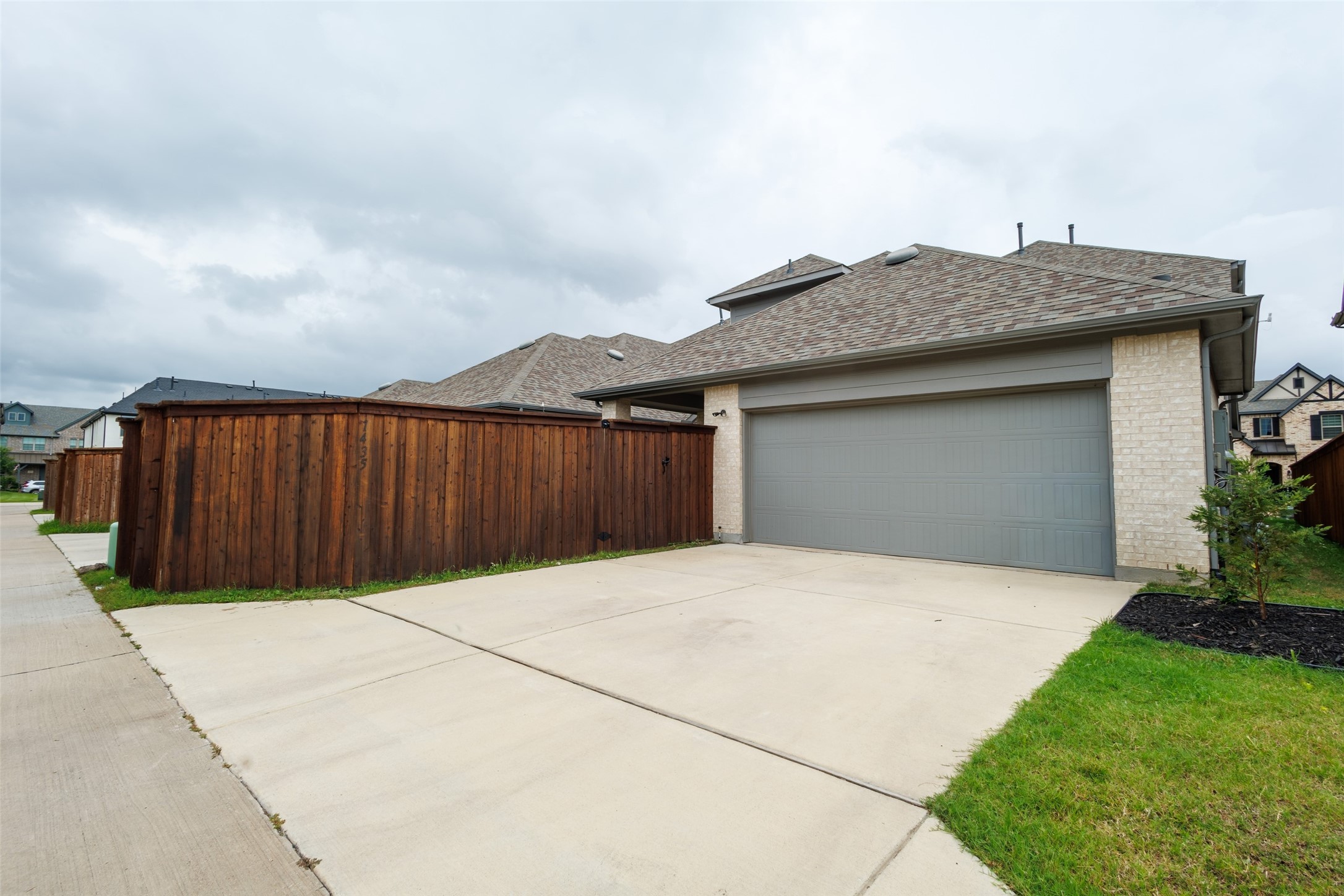 1435 Eden Valleywood Way Arlington TX 76005