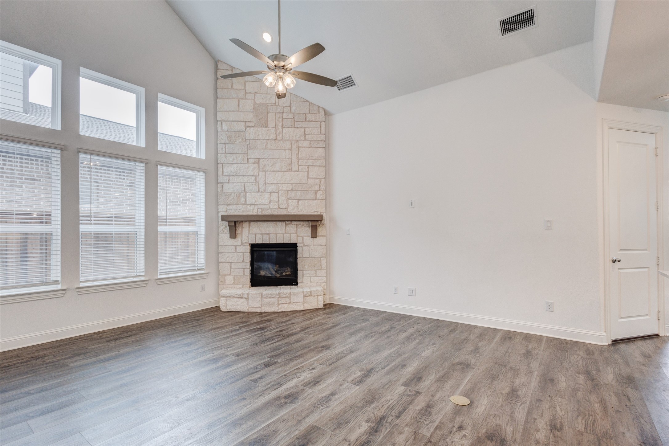 1435 Eden Valleywood Way Arlington TX 76005