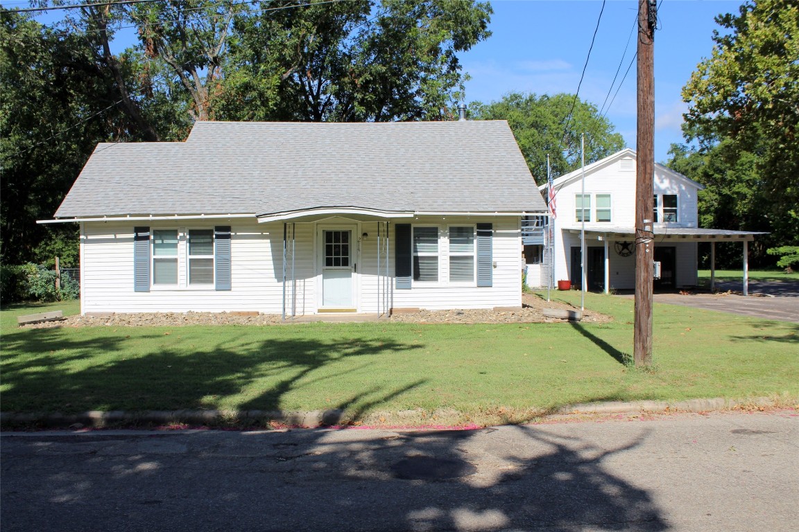 214 S Post Oak Street Winnsboro TX 75494