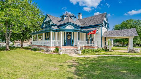 511 S Baker Street Granbury TX 76048