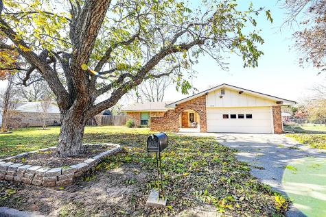 1210 Zahara Street Bowie TX 76230