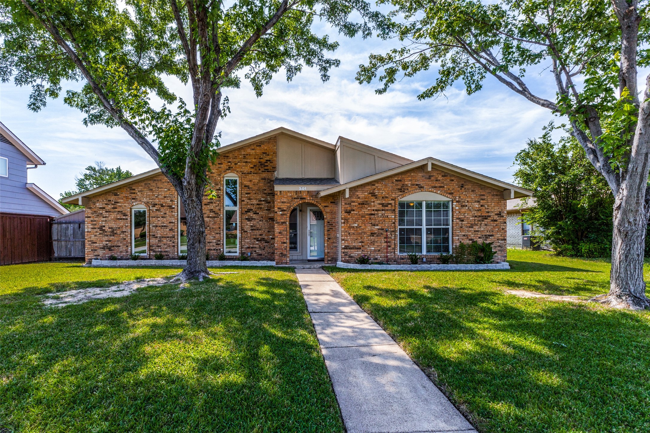 1014 Fair Oaks Drive Garland TX 75040
