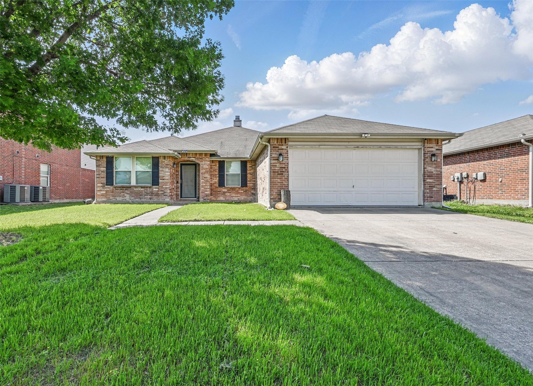 2011 Kalgary Lane Grand Prairie TX 75052