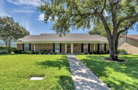 1624 Woodcrest Lane Carrollton TX 75006