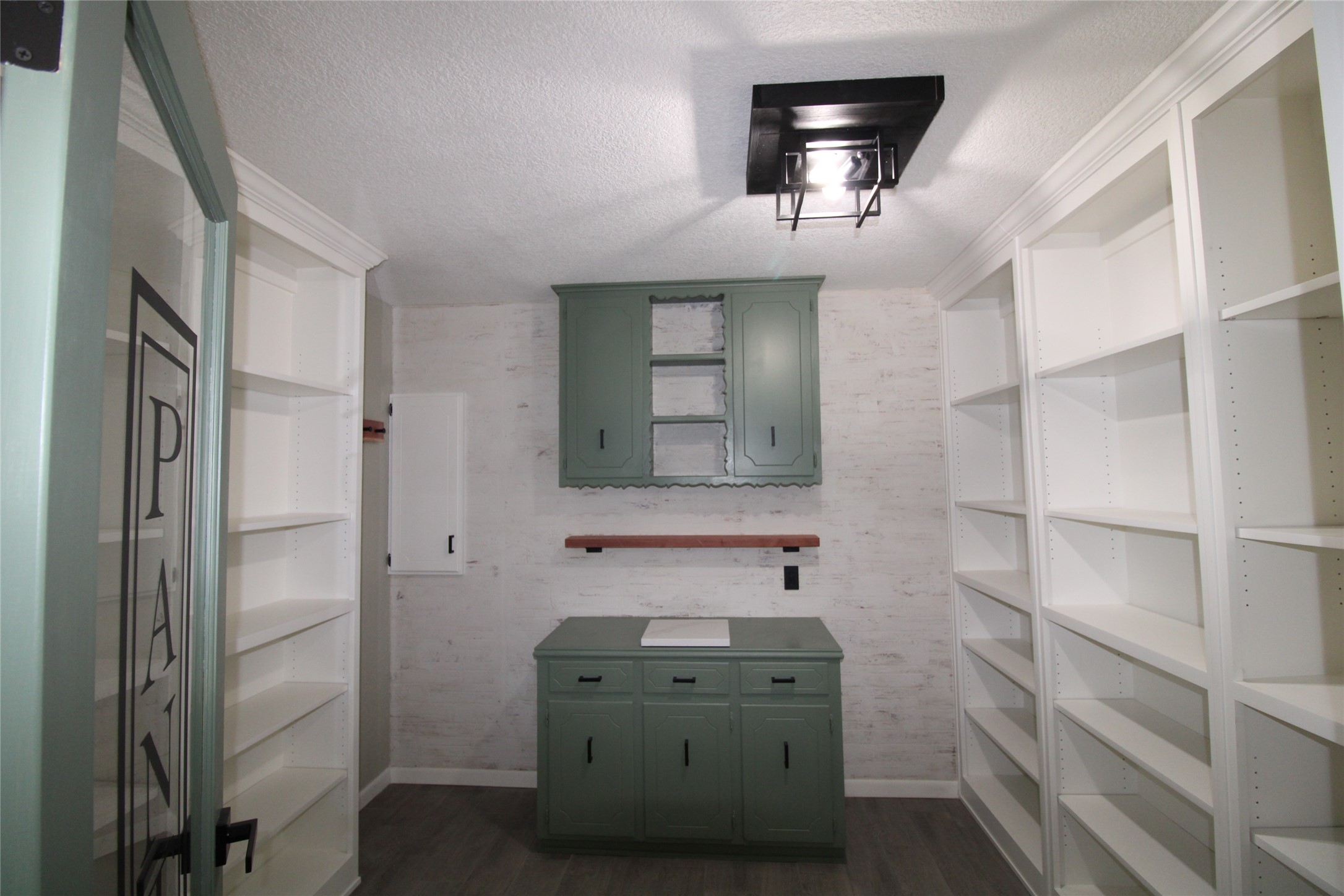 818 E Clinton Athens TX 75751