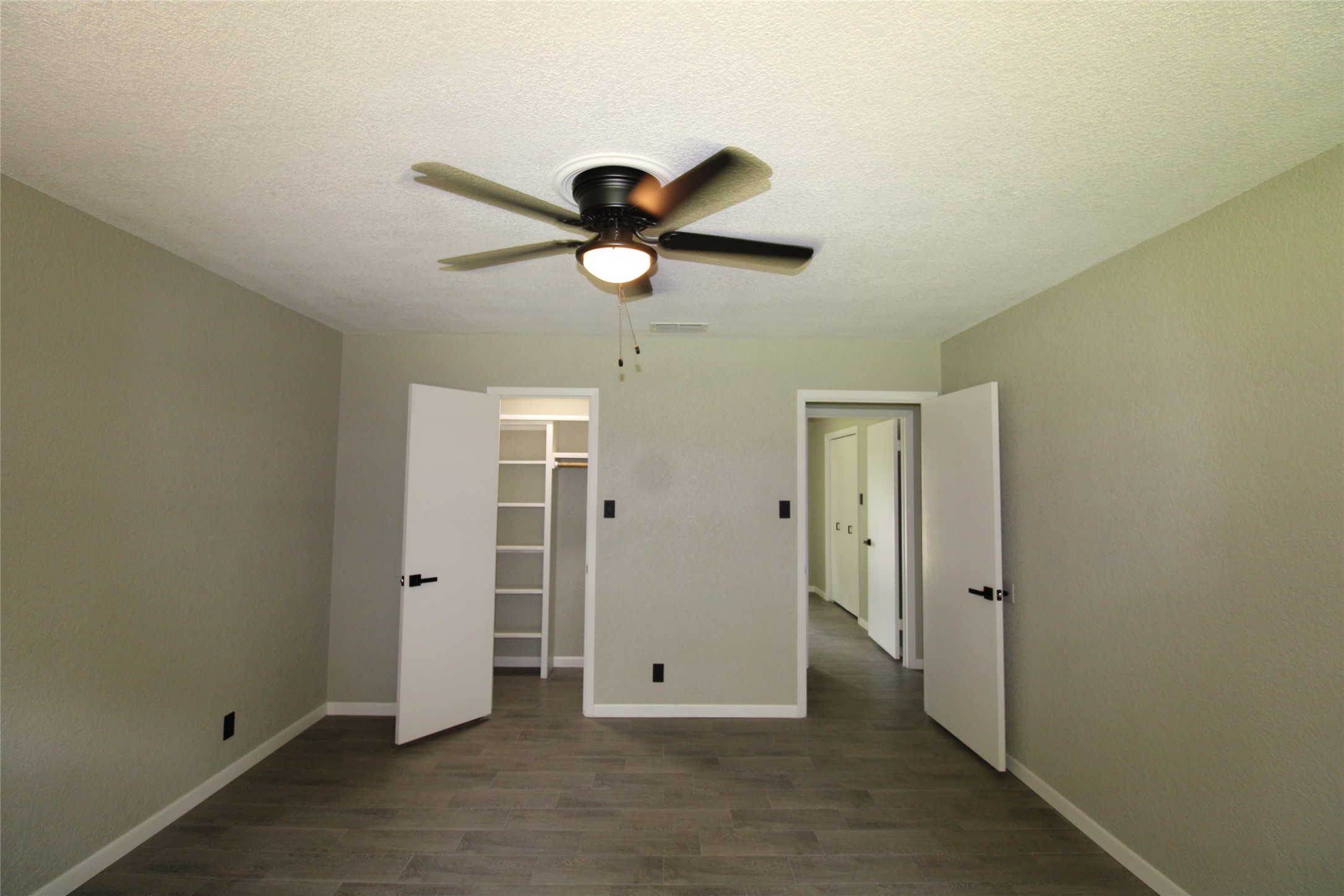 818 E Clinton Athens TX 75751