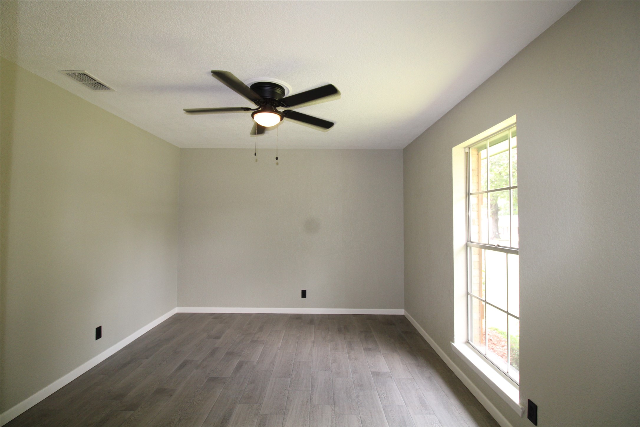 818 E Clinton Athens TX 75751
