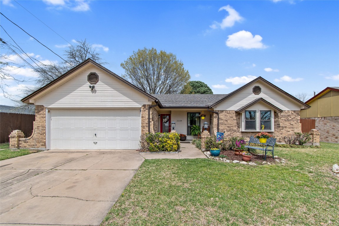 2218 Woodside Drive Grand Prairie TX 75052