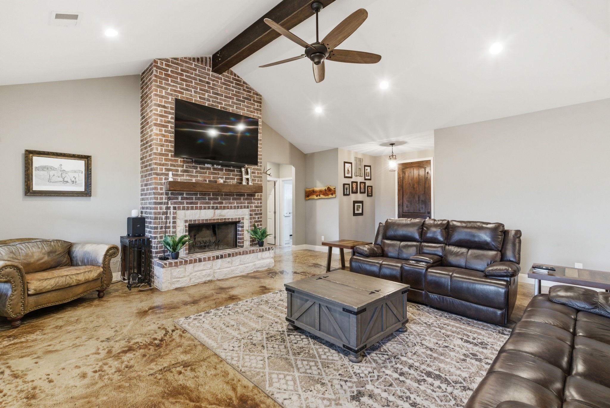1012 Justin Drive Springtown TX 76082