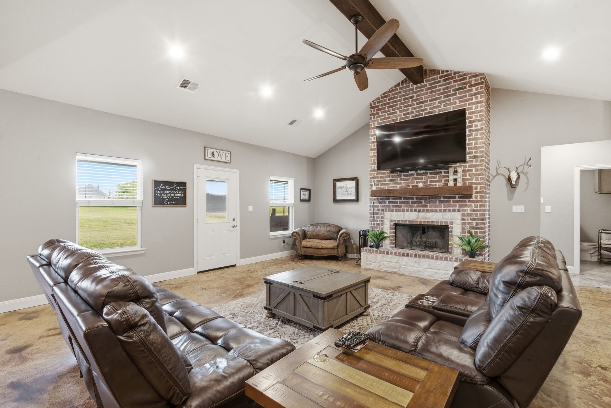1012 Justin Drive Springtown TX 76082