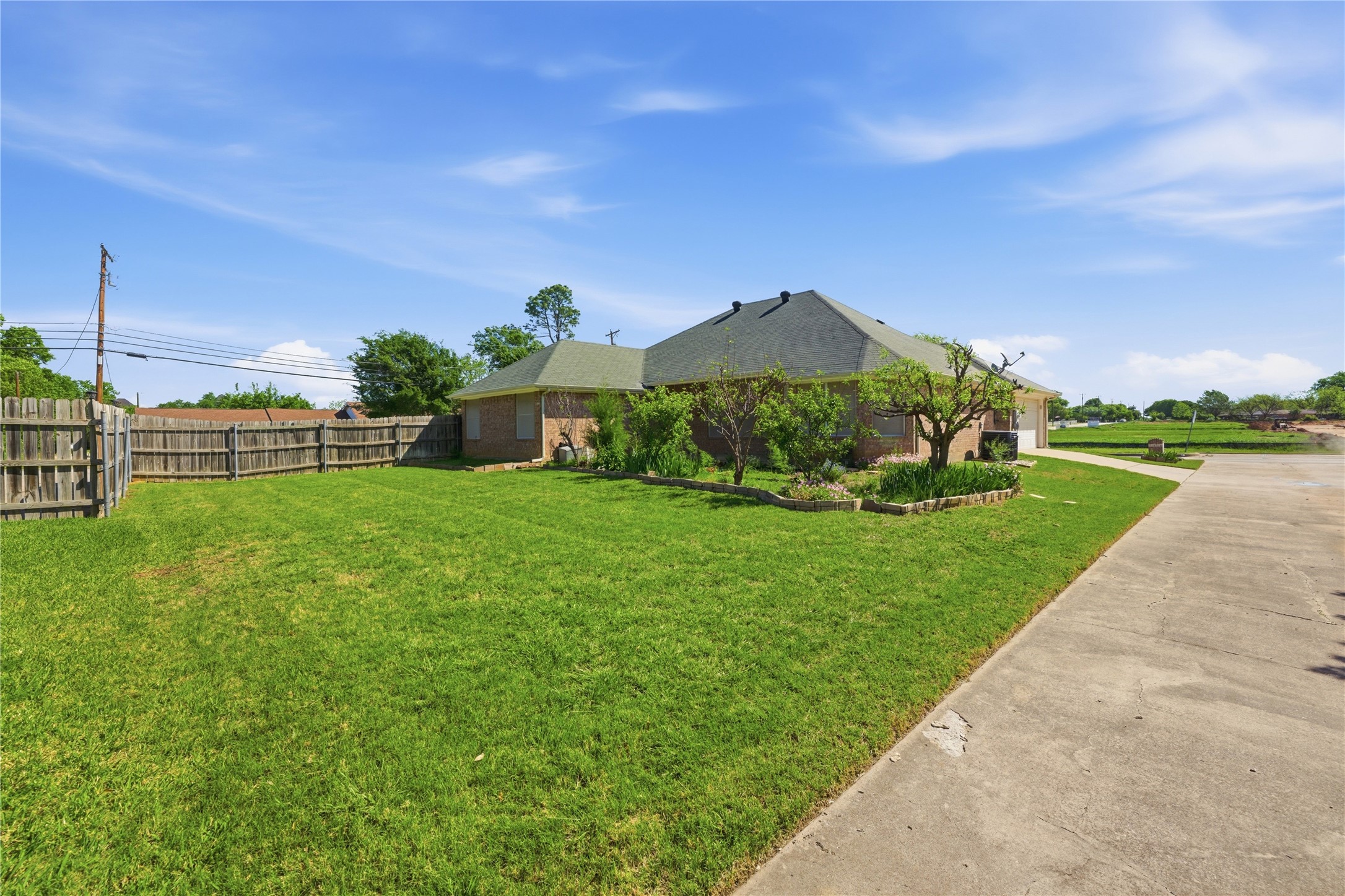 7451 Stonybrooke Drive North Richland Hills TX 76182