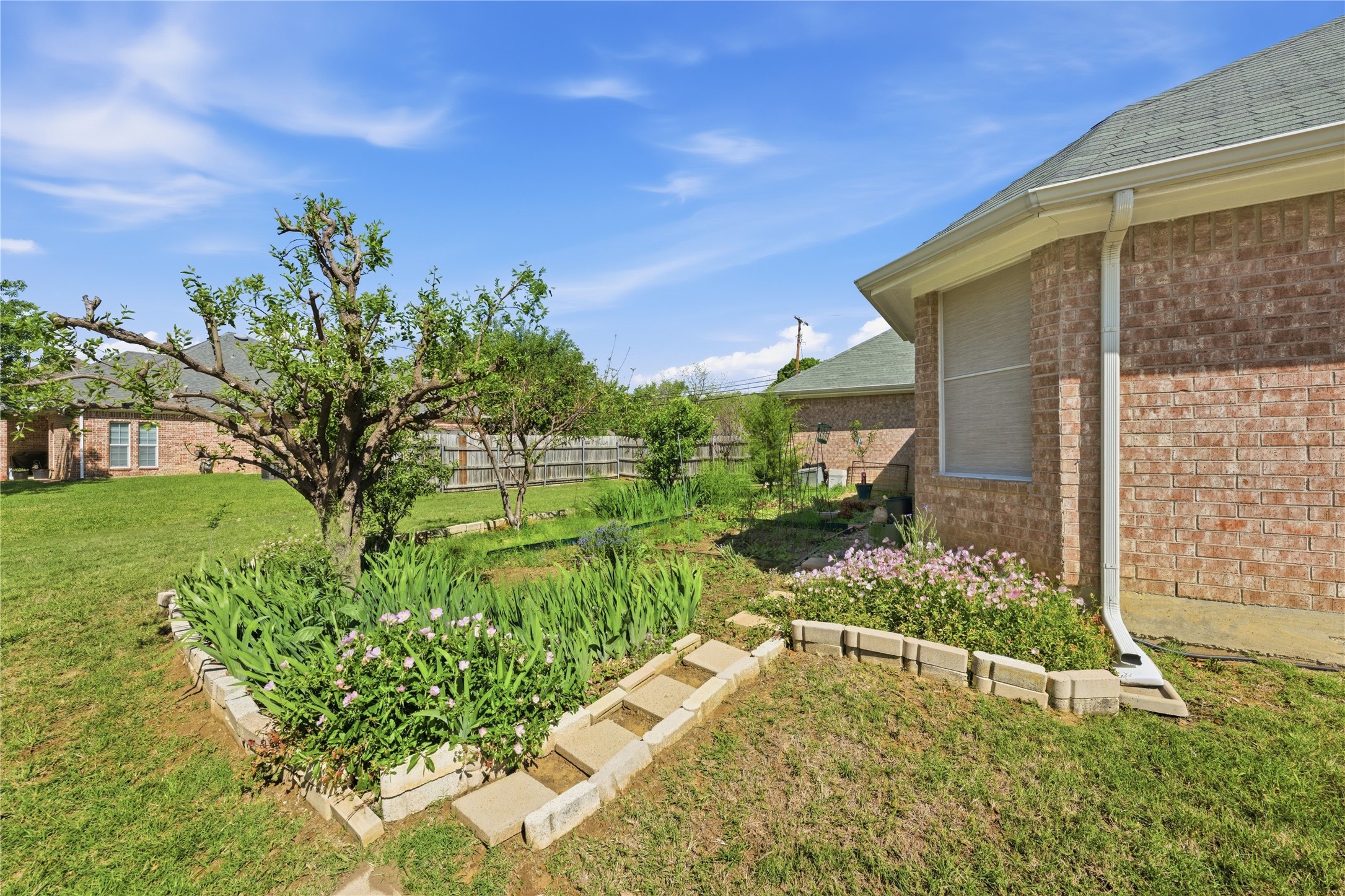 7451 Stonybrooke Drive North Richland Hills TX 76182