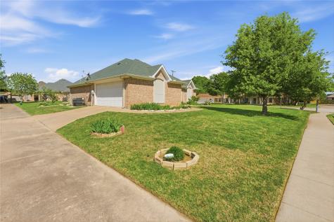 7451 Stonybrooke Drive North Richland Hills TX 76182