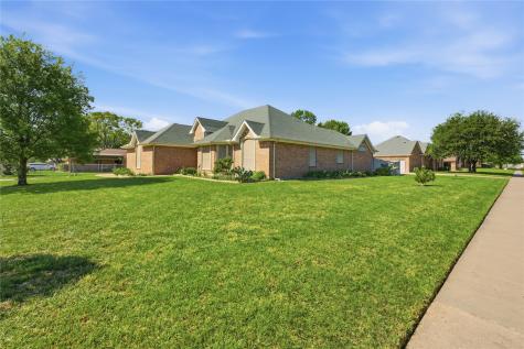 7451 Stonybrooke Drive North Richland Hills TX 76182