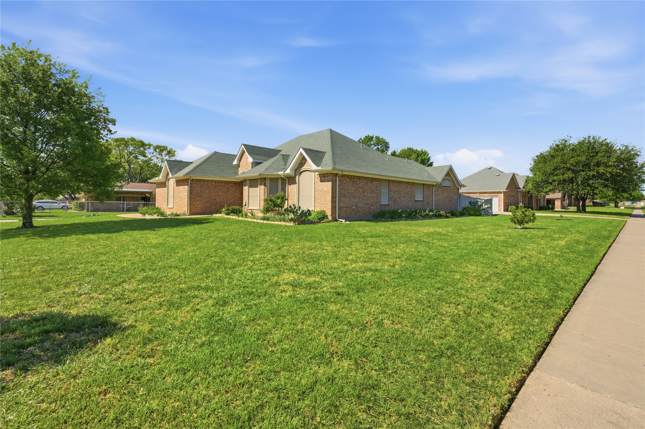 7451 Stonybrooke Drive North Richland Hills TX 76182