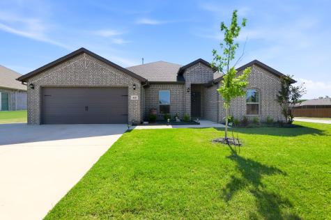 420 Basalt Drive Azle TX 76020