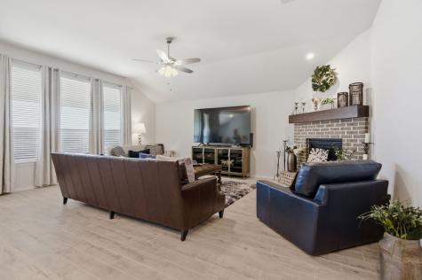 420 Basalt Drive Azle TX 76020