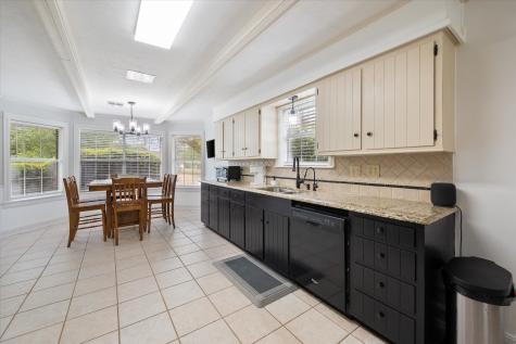 1201 Oak Street Teague TX 75860