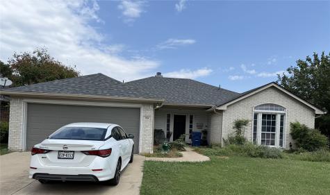 708 Creekview Drive Burleson TX 76028