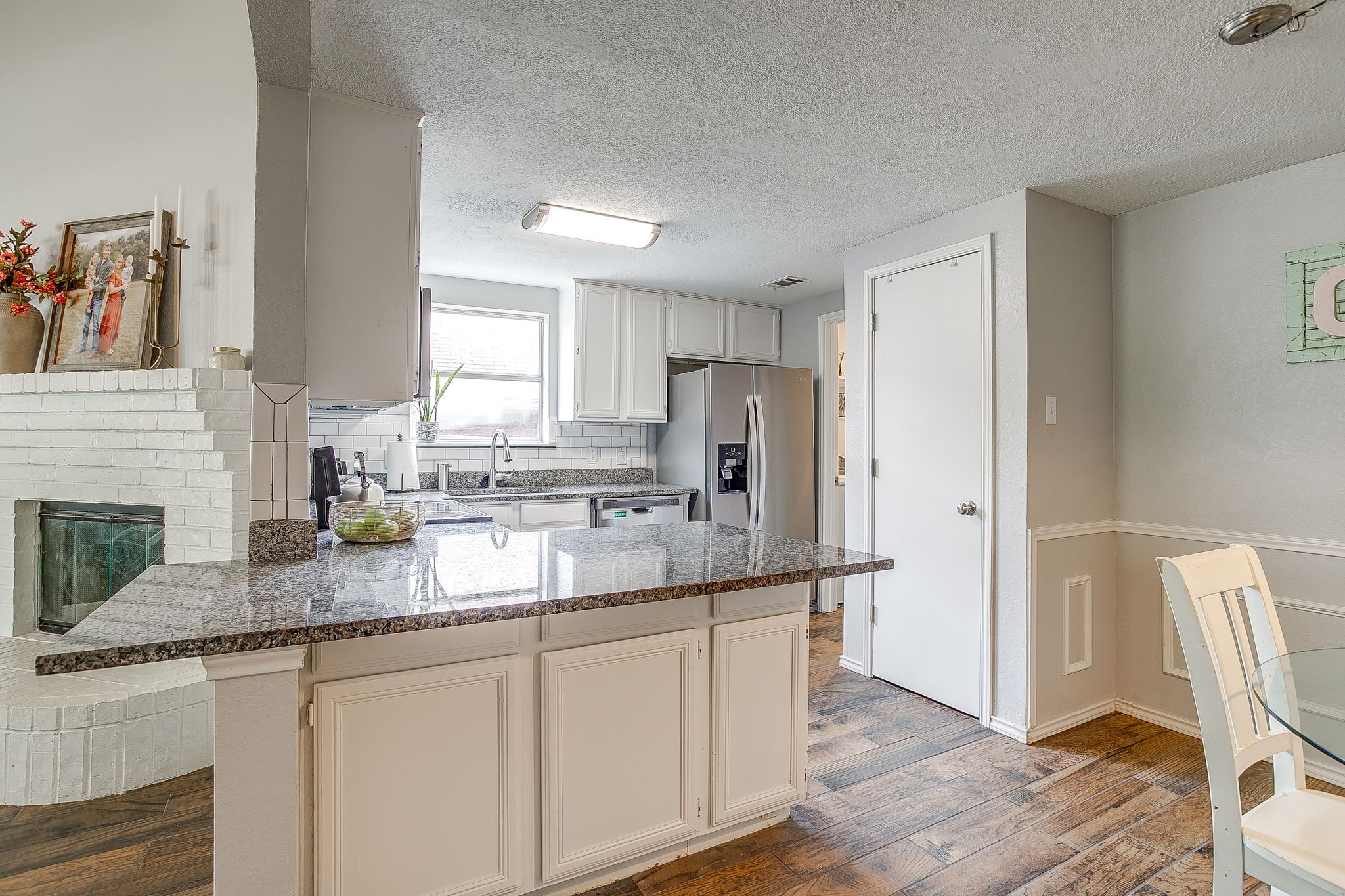 7104 Summerset Drive Benbrook TX 76126