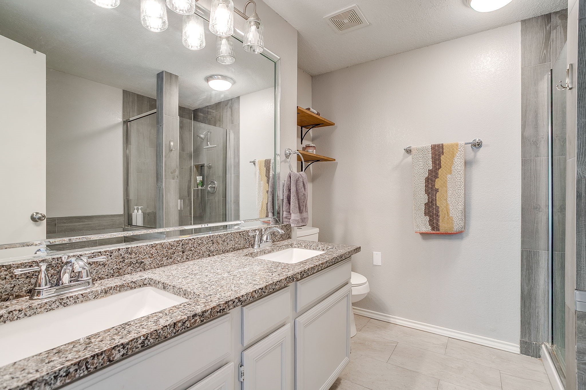 7104 Summerset Drive Benbrook TX 76126