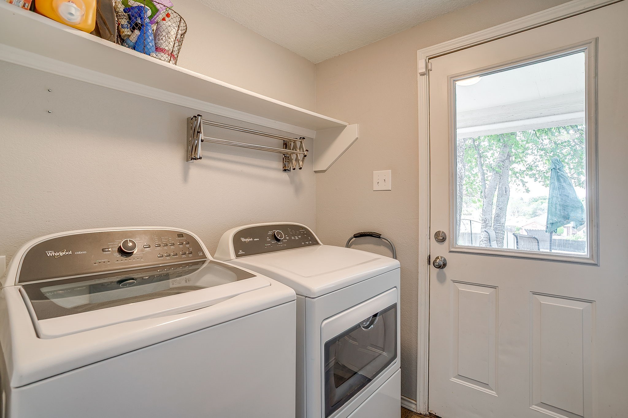 7104 Summerset Drive Benbrook TX 76126