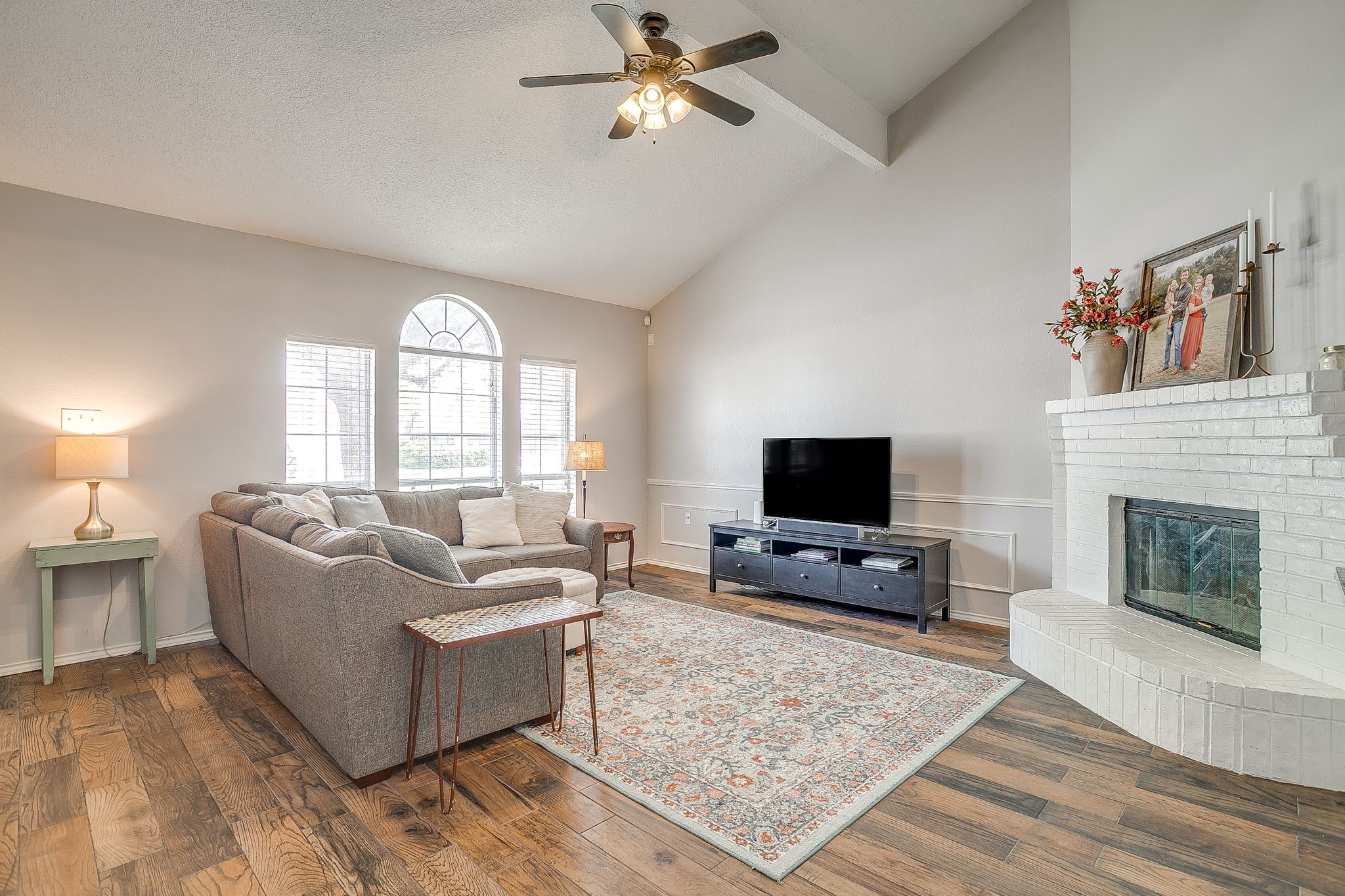 7104 Summerset Drive Benbrook TX 76126
