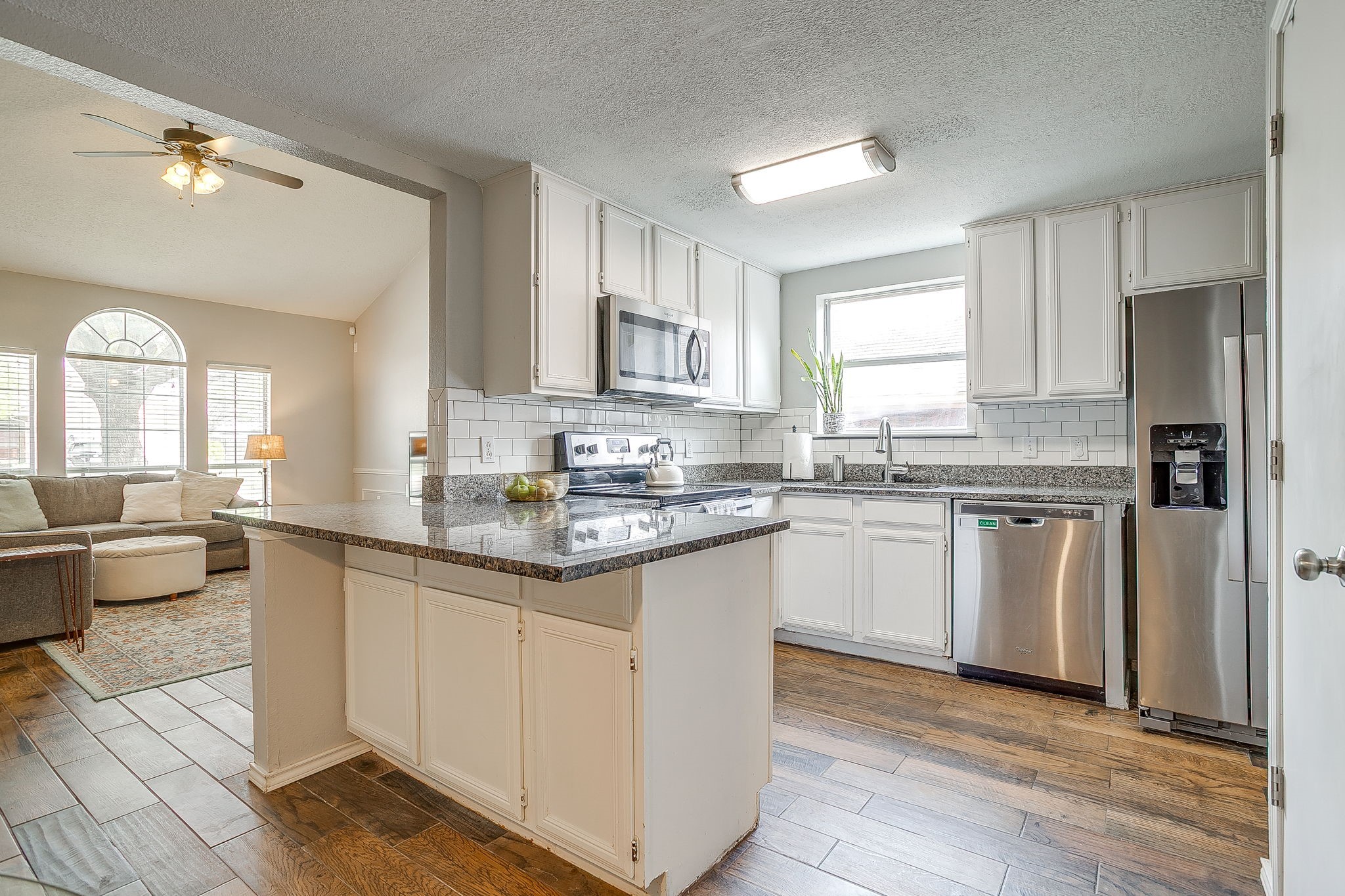 7104 Summerset Drive Benbrook TX 76126