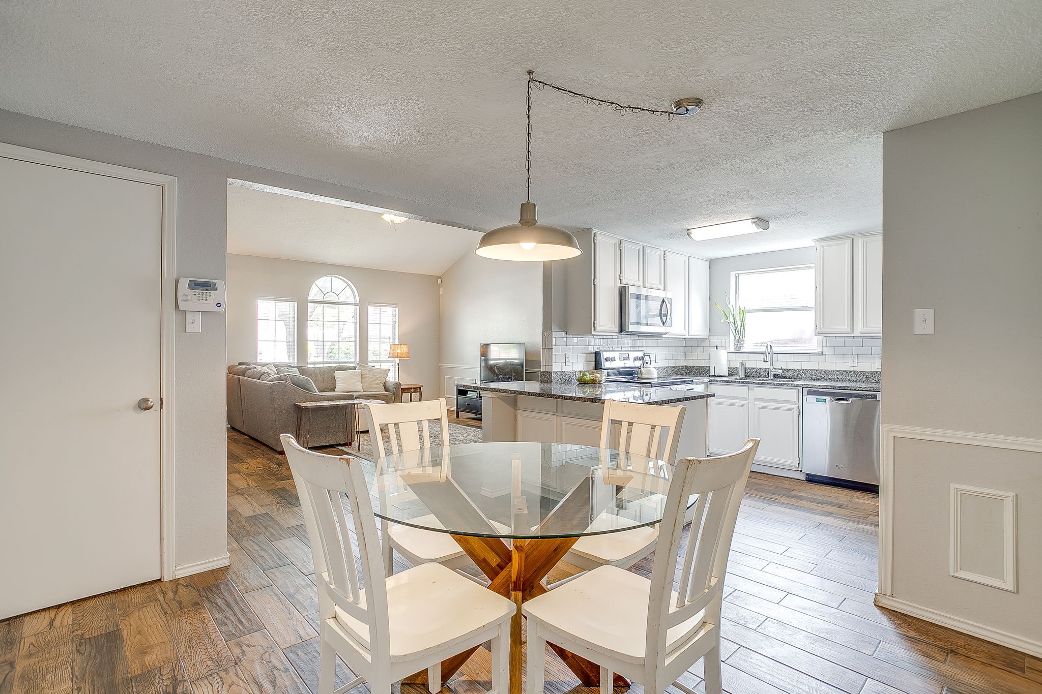 7104 Summerset Drive Benbrook TX 76126