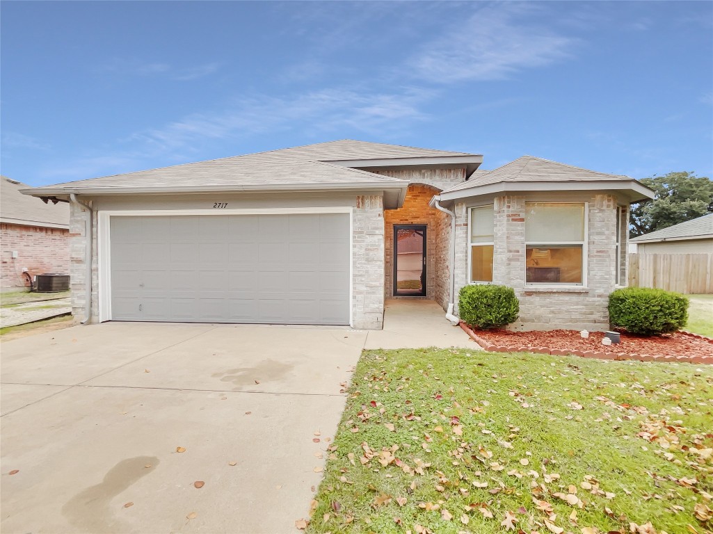 2717 Carten Street Fort Worth TX 76112