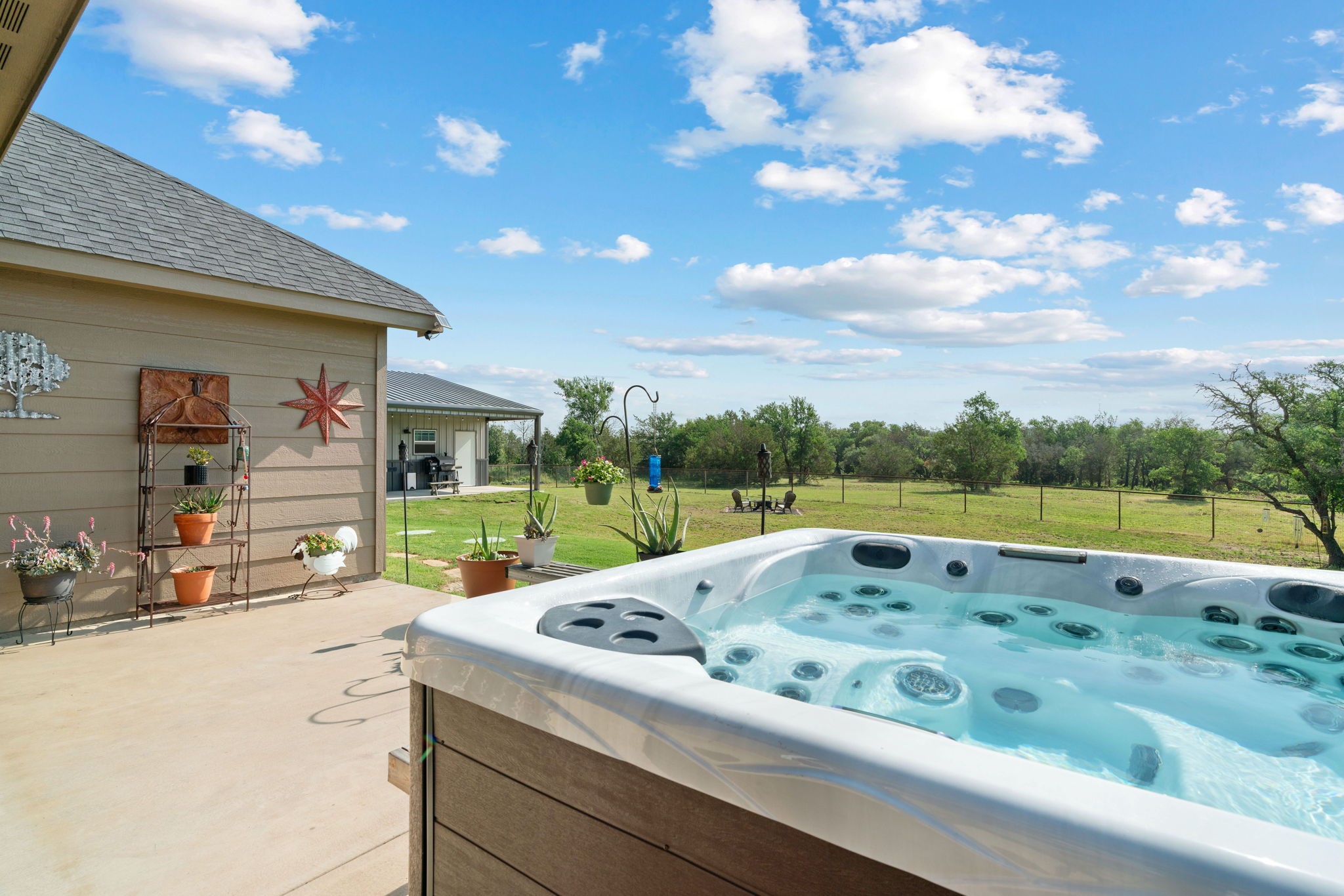 1052 Winecup Lane Weatherford TX 76085