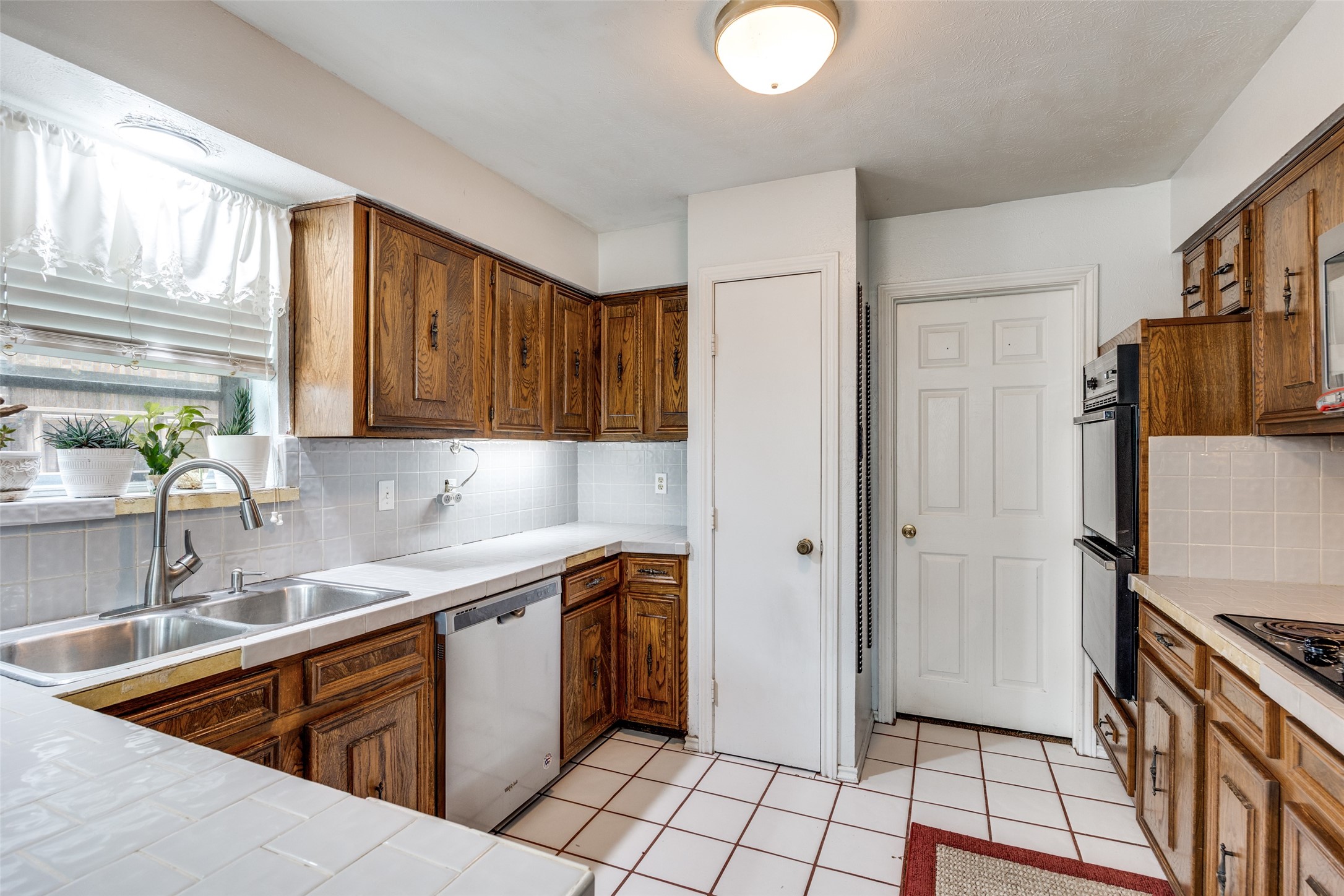 5433 Barcelona Drive Garland TX 75043