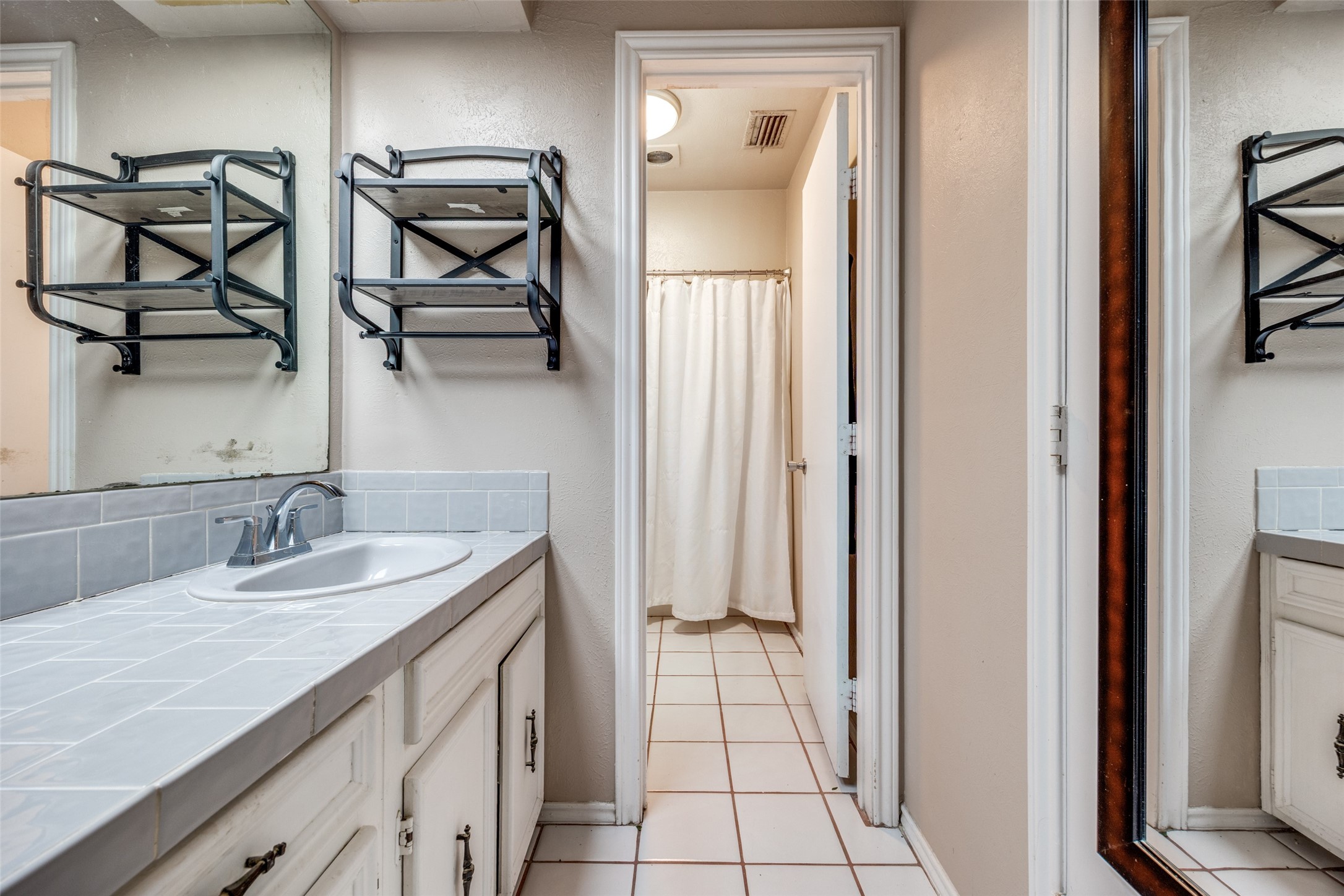 5433 Barcelona Drive Garland TX 75043