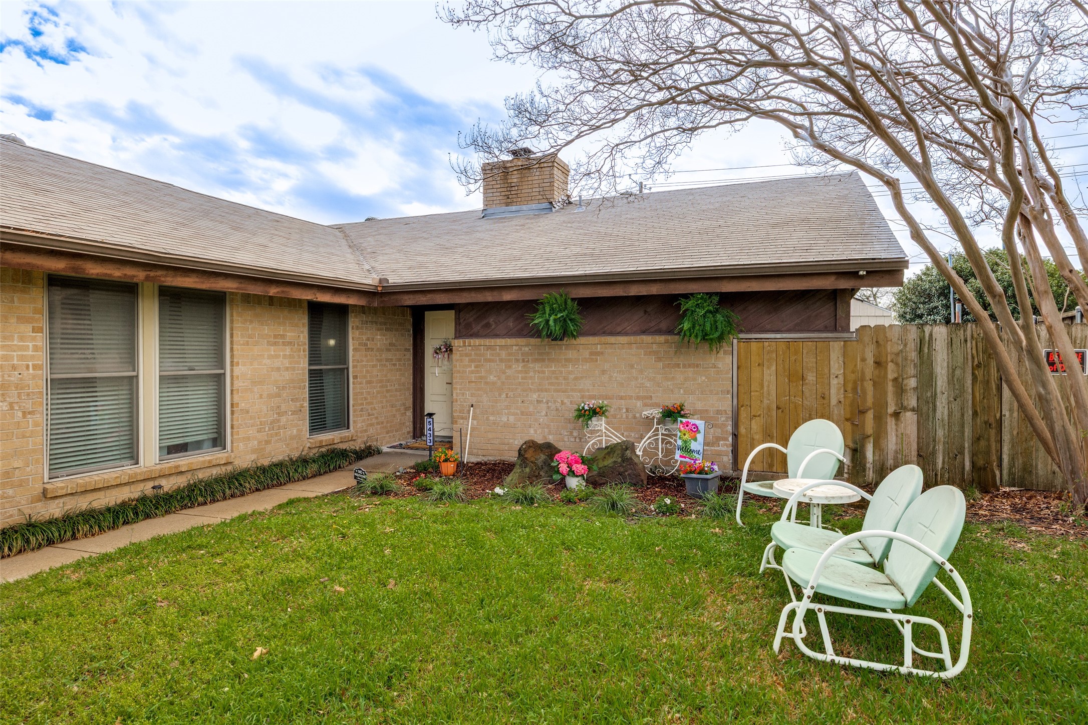 5433 Barcelona Drive Garland TX 75043