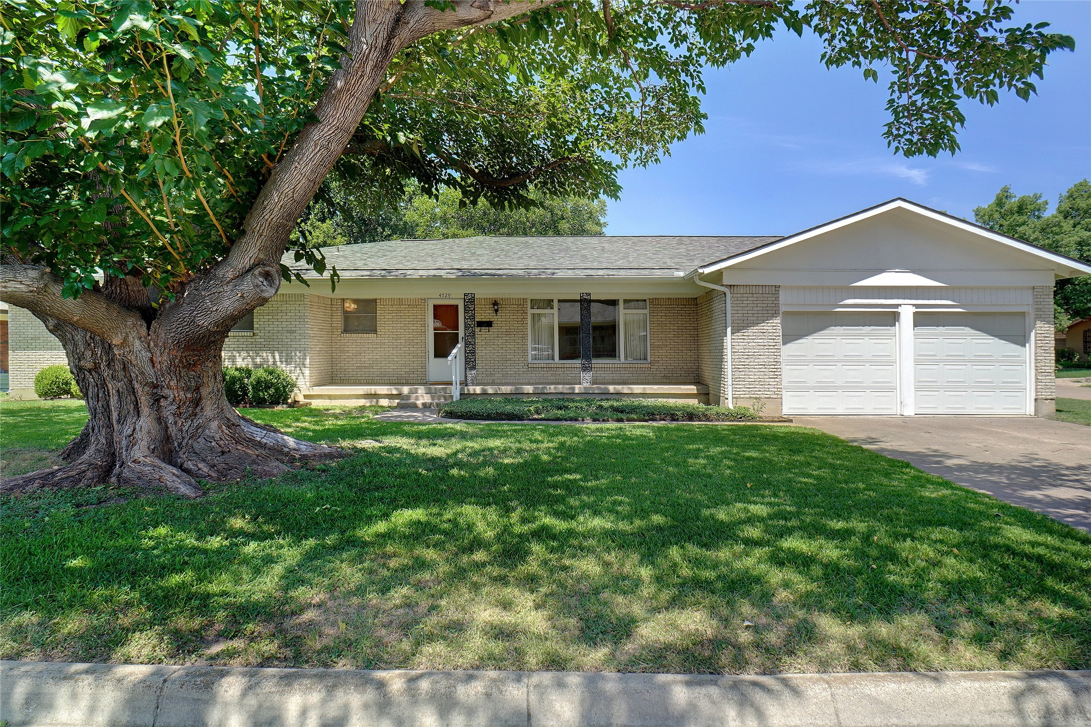 4729 Mackey Drive North Richland Hills TX 76180