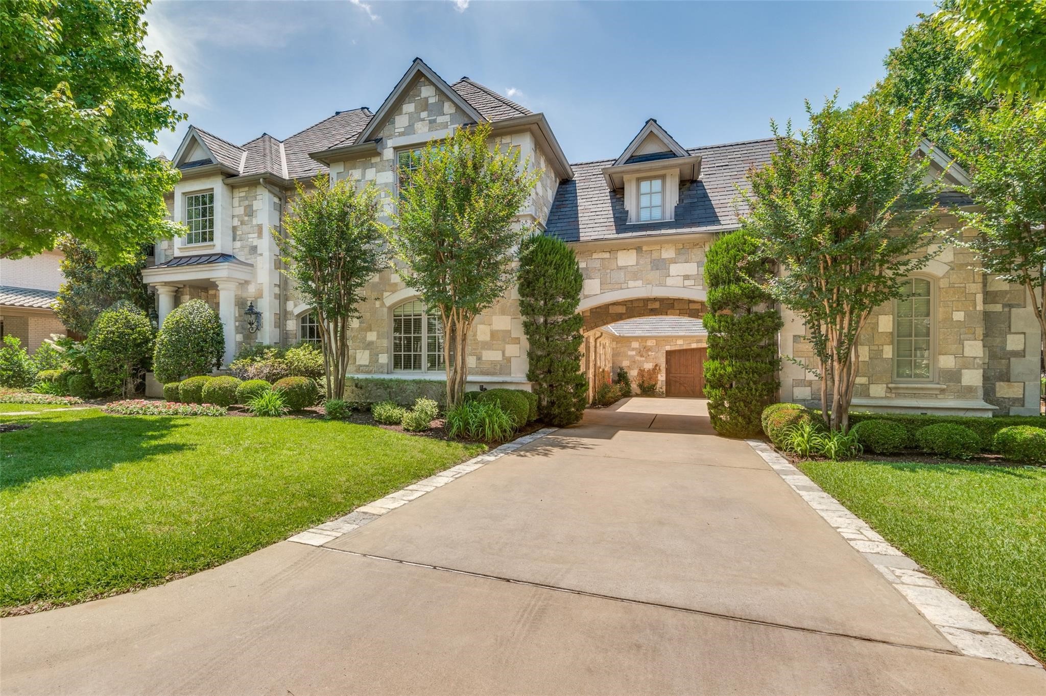 1528 Rivercrest Court Fort Worth TX 76107