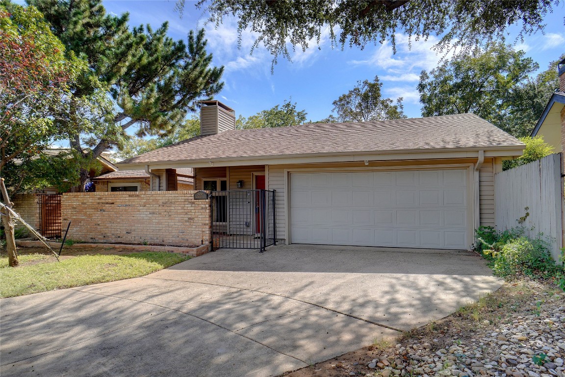 2120 Greencove Drive Arlington TX 76012