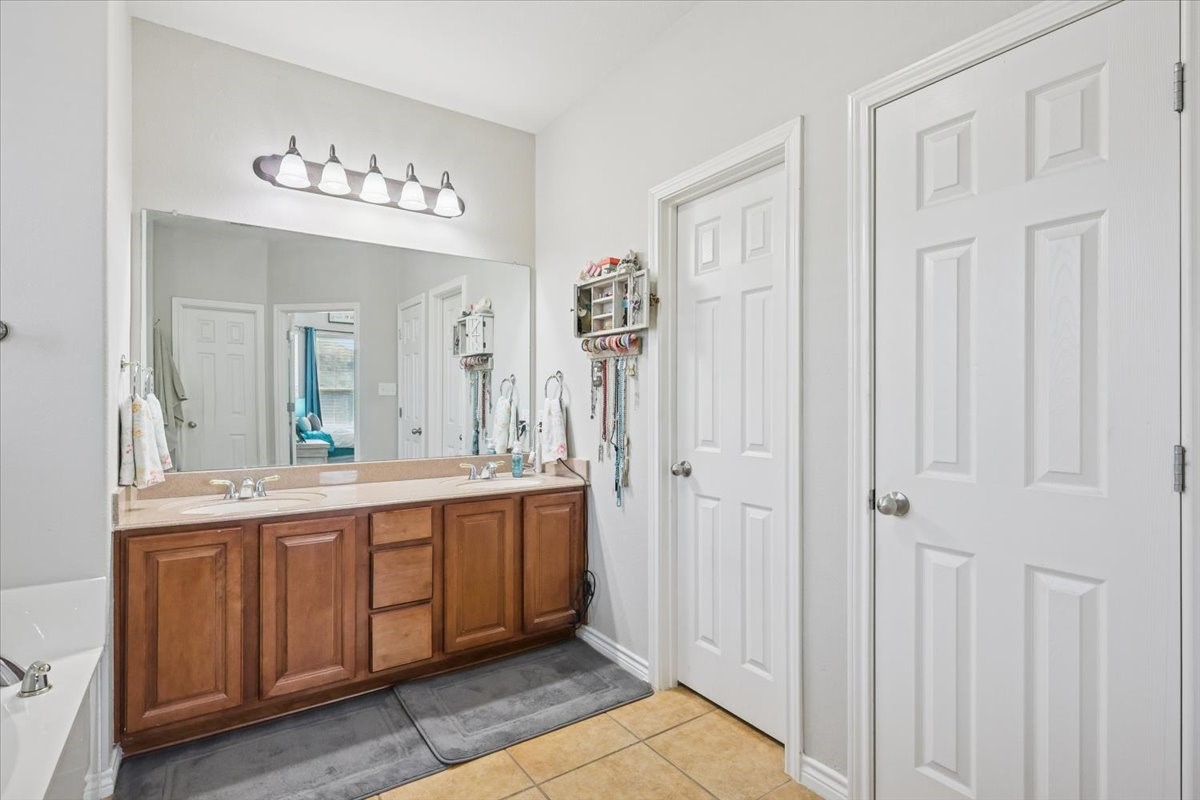 868 Valley Ridge Road Burleson TX 76028